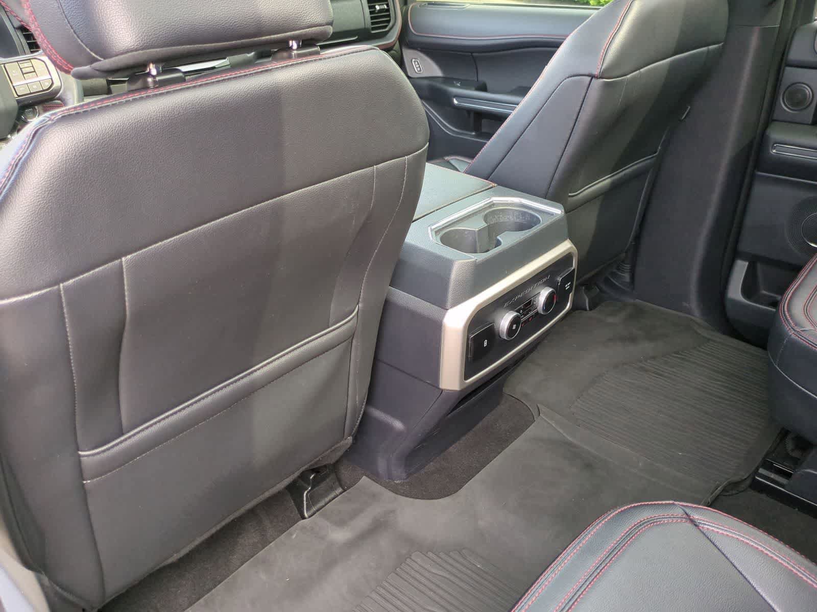 Used 2024 Ford Expedition Limited AWD/4WD image 18