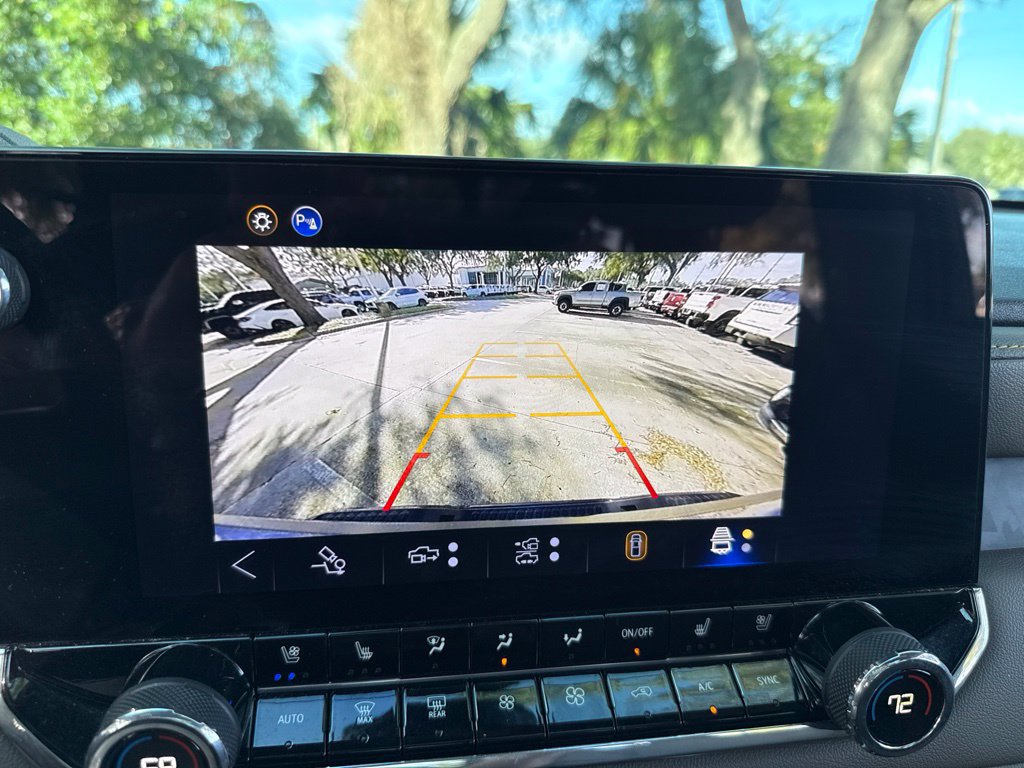 Used 2025 Chevrolet Colorado ZR2 w/ Technology Package AWD/4WD image 57