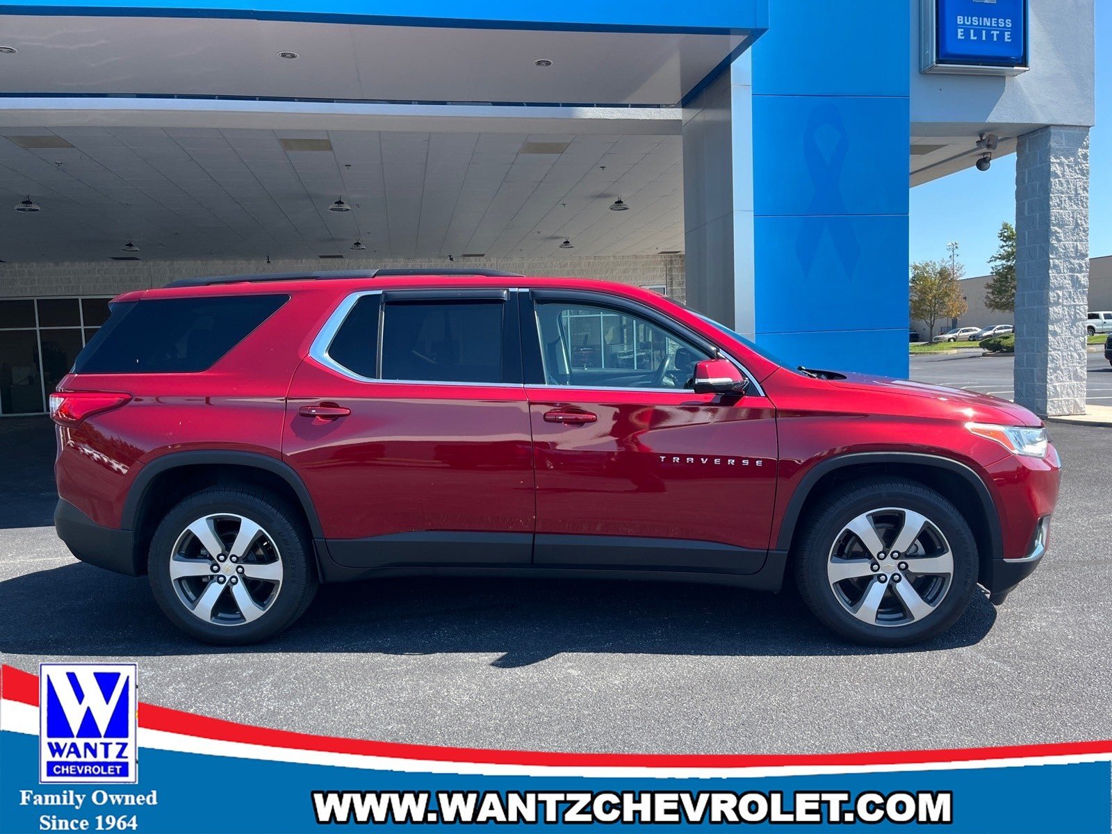 Used 2019 Chevrolet Traverse LT w/ LT Premium Package AWD/4WD image 5