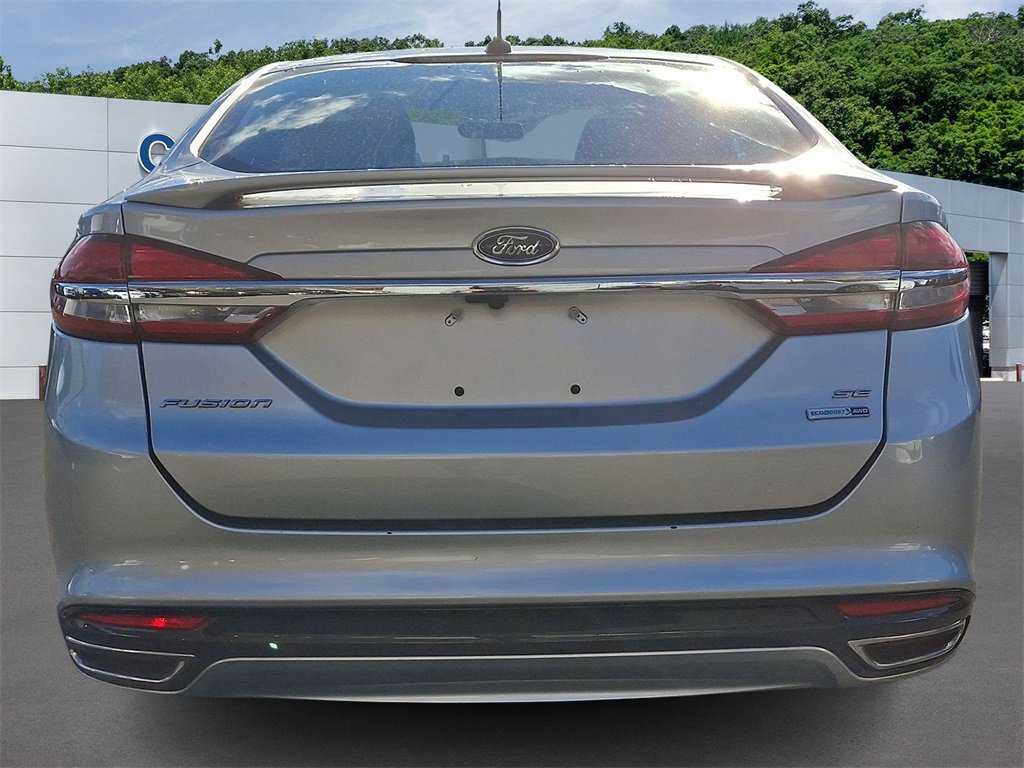 Certified 2018 Ford Fusion SE w/ Equipment Group 201A image 5