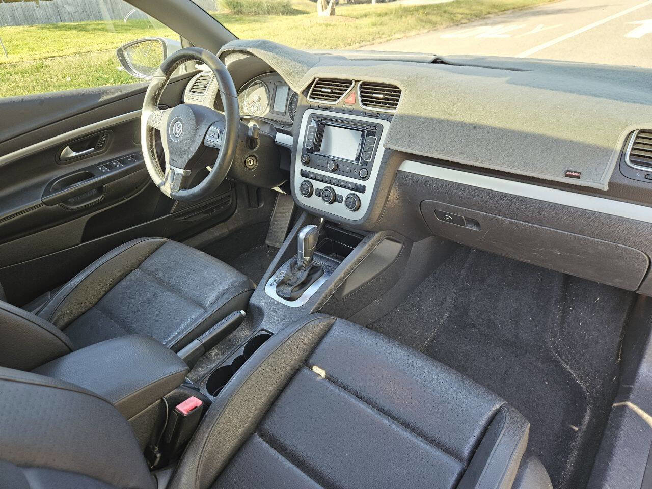 Used 2015 Volkswagen Eos Komfort FWD image 18
