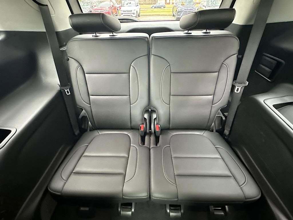 Used 2021 GMC Acadia SLT image 18