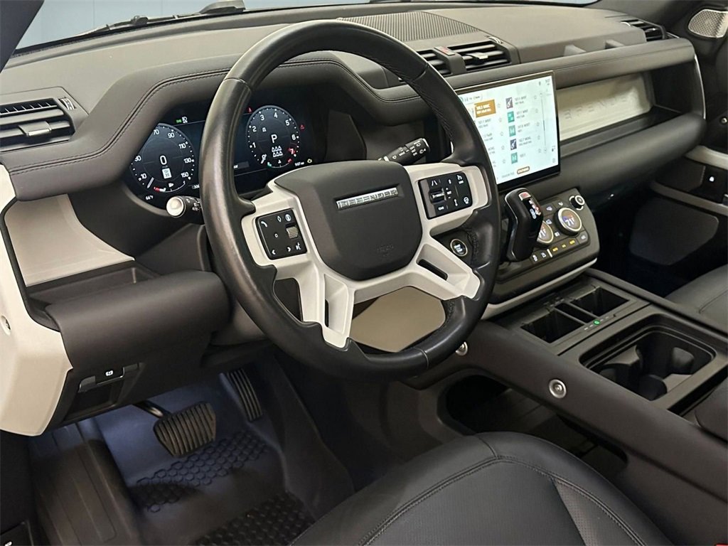 Used 2024 Land Rover Defender 130 S image 4
