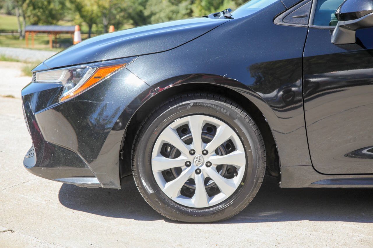 Used 2021 Toyota Corolla LE FWD image 6