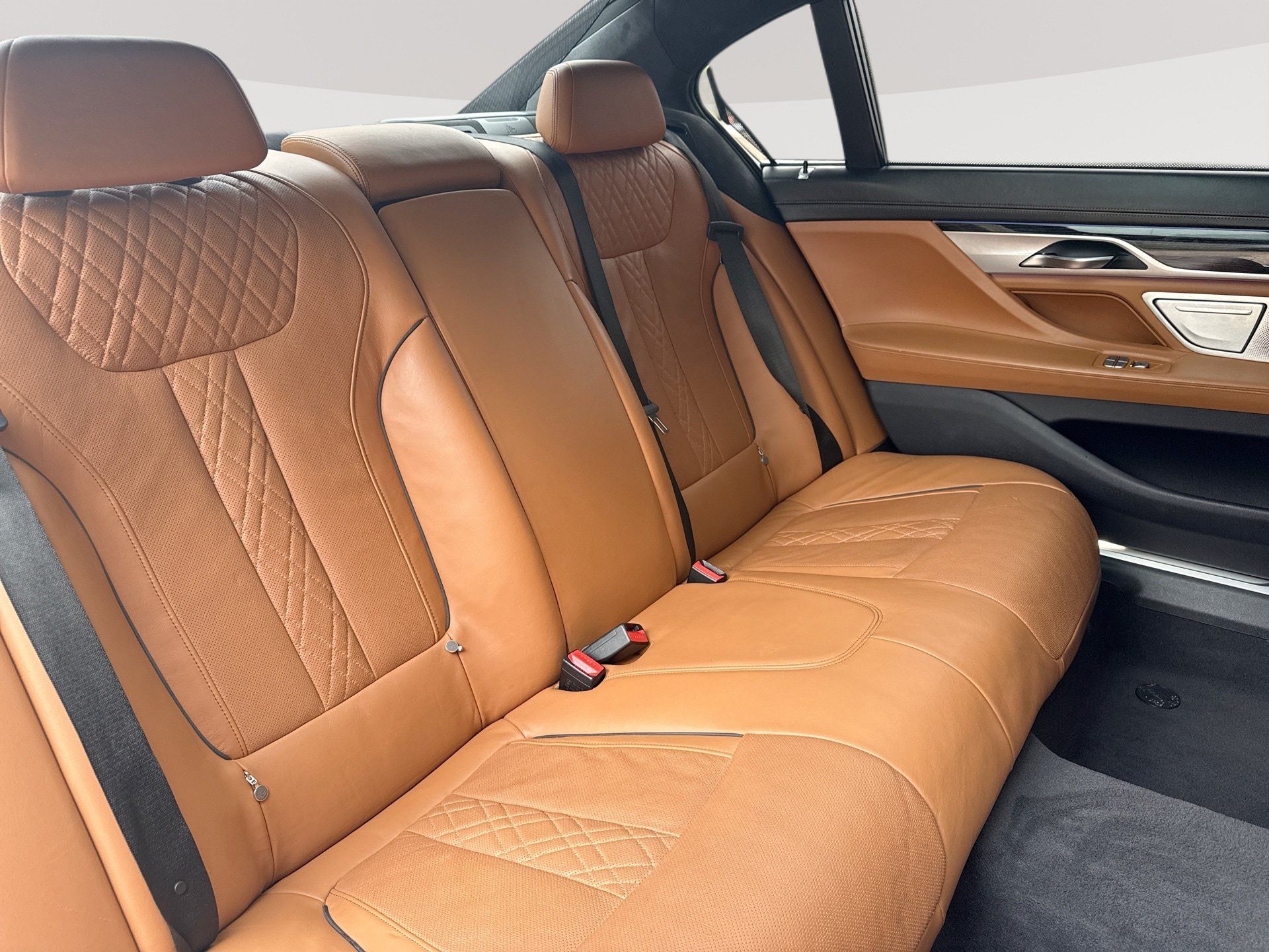 Used 2017 BMW 750i RWD image 26