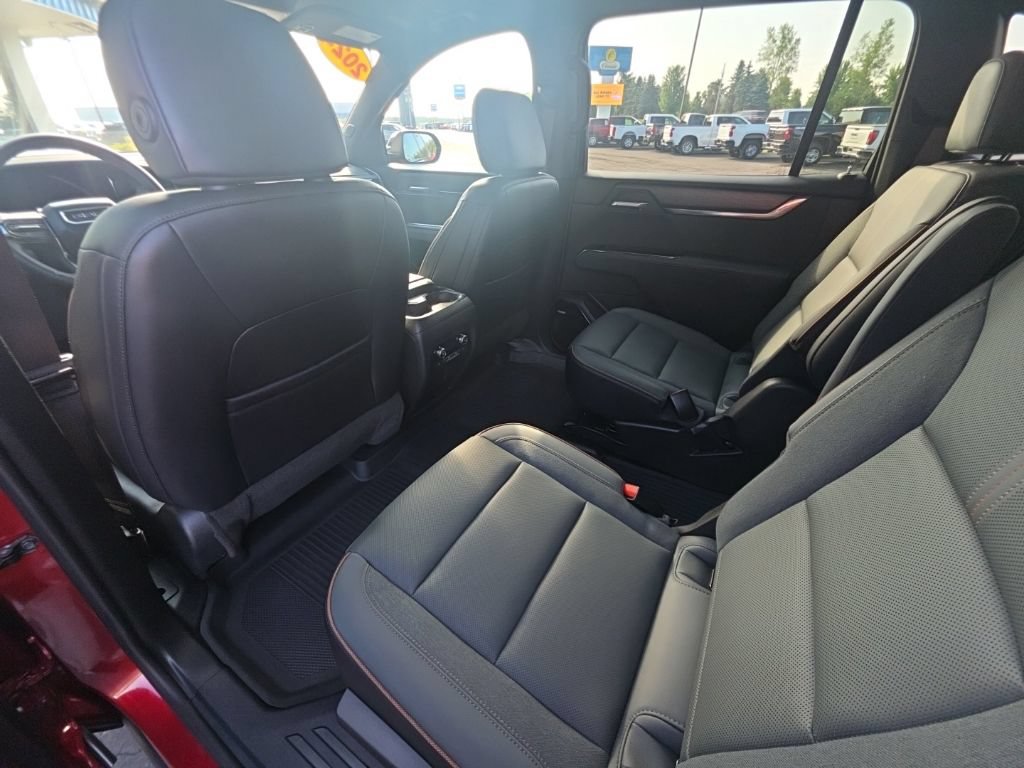 Used 2024 GMC Acadia AT4 w/ Luxury Package AWD/4WD image 18