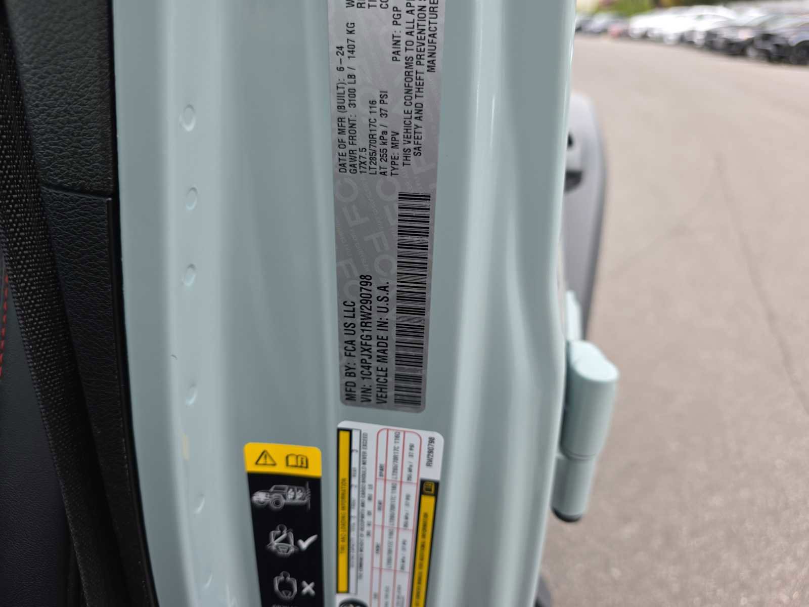 Used 2024 Jeep Wrangler Unlimited Rubicon w/ Technology Group image 29