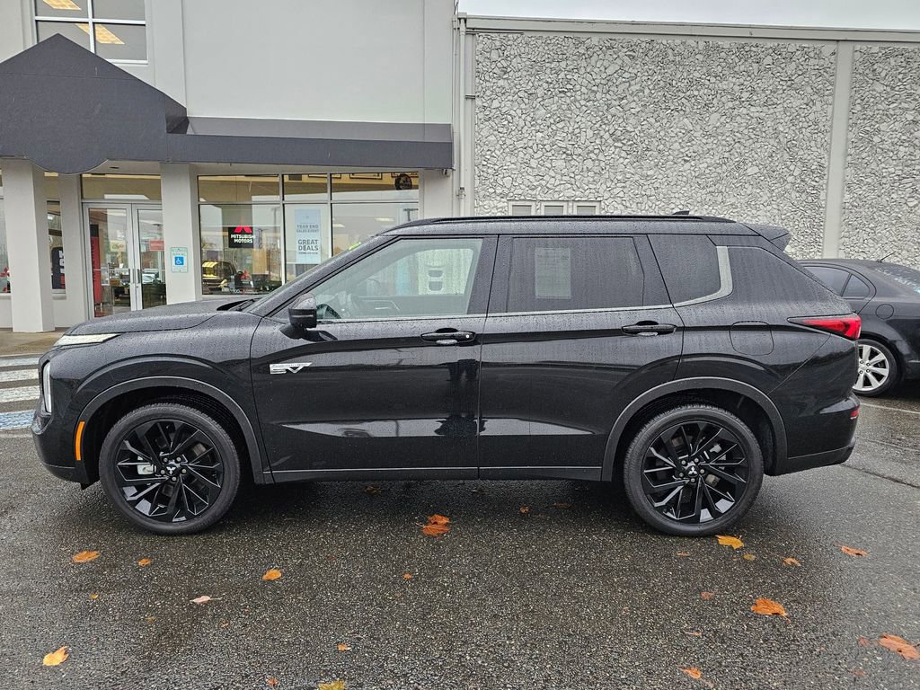 Used 2025 Mitsubishi Outlander SEL Black Edition image 8