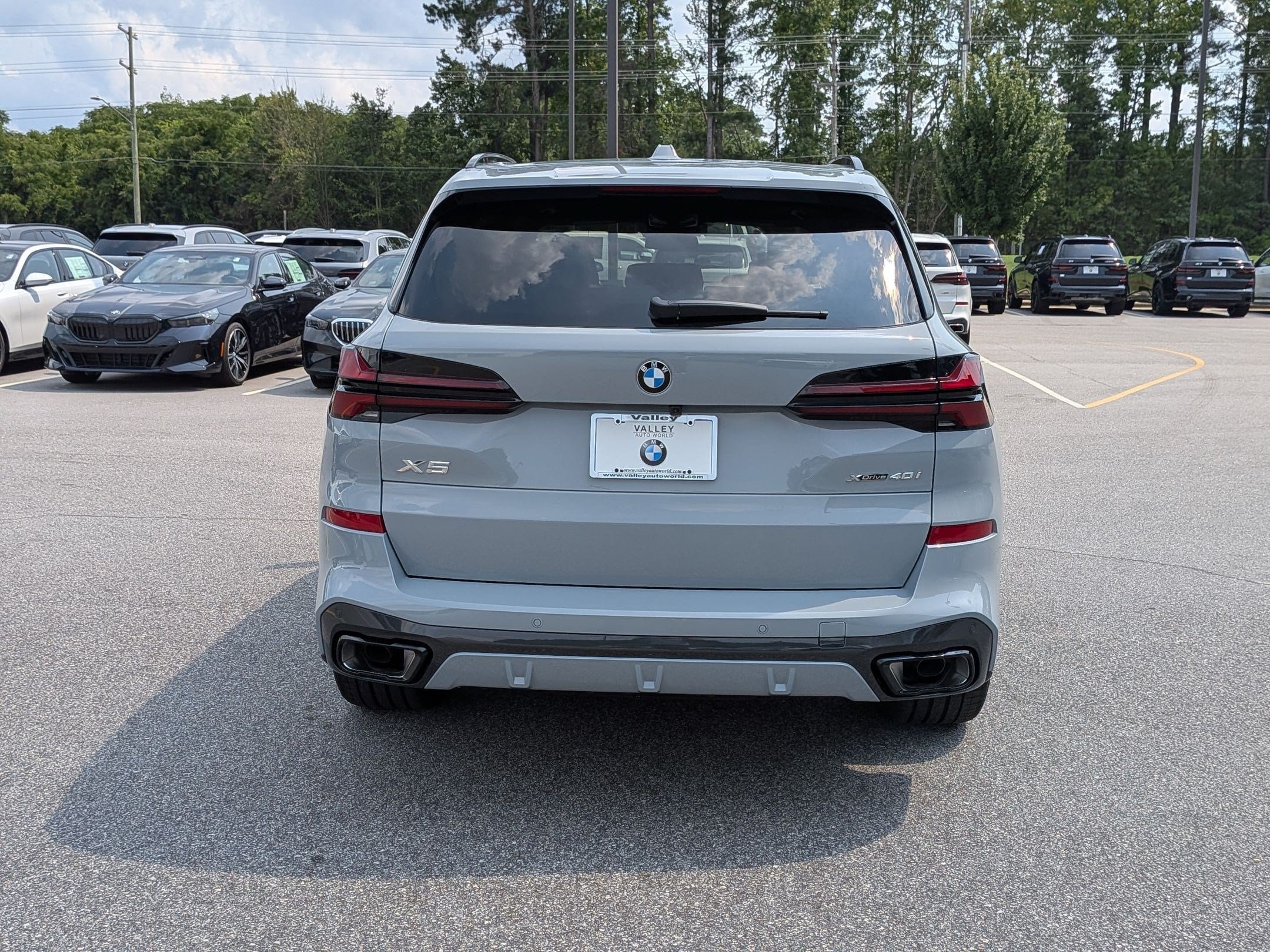 New 2026 BMW X5 xDrive40i w/ M Sport Package AWD/4WD image 4