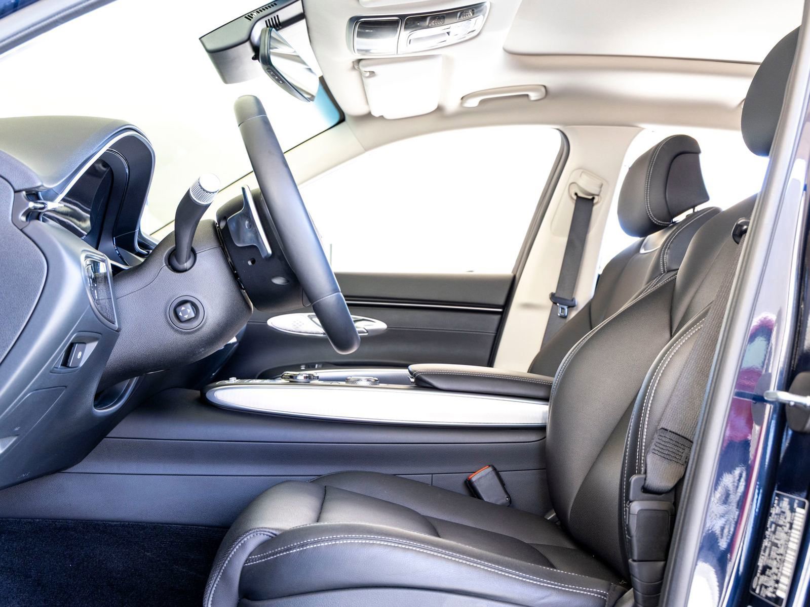 Used 2023 Genesis GV70 2.5T w/ Select Package AWD/4WD image 16