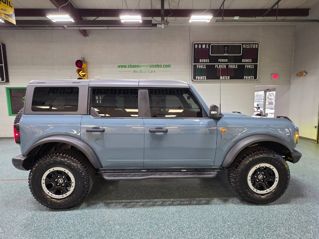 Used 2022 Ford Bronco Badlands image 4