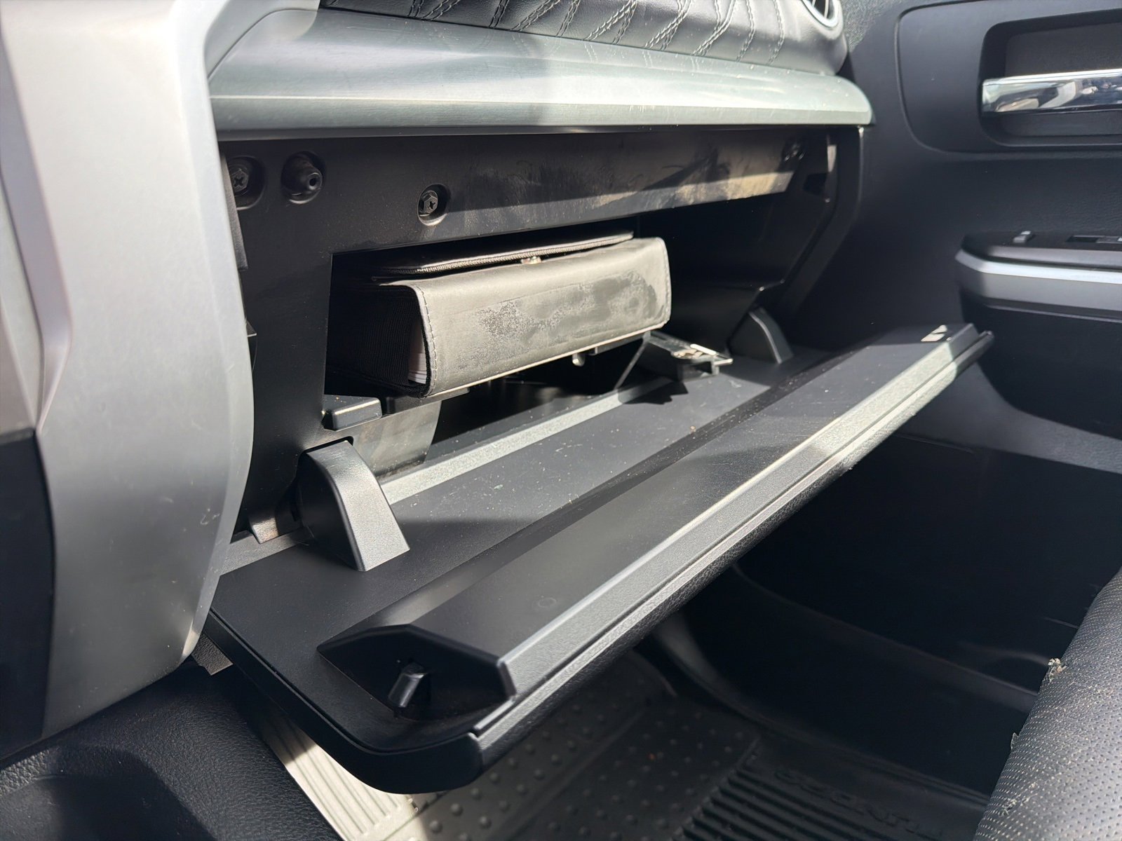 Used 2014 Toyota Tundra Platinum image 47