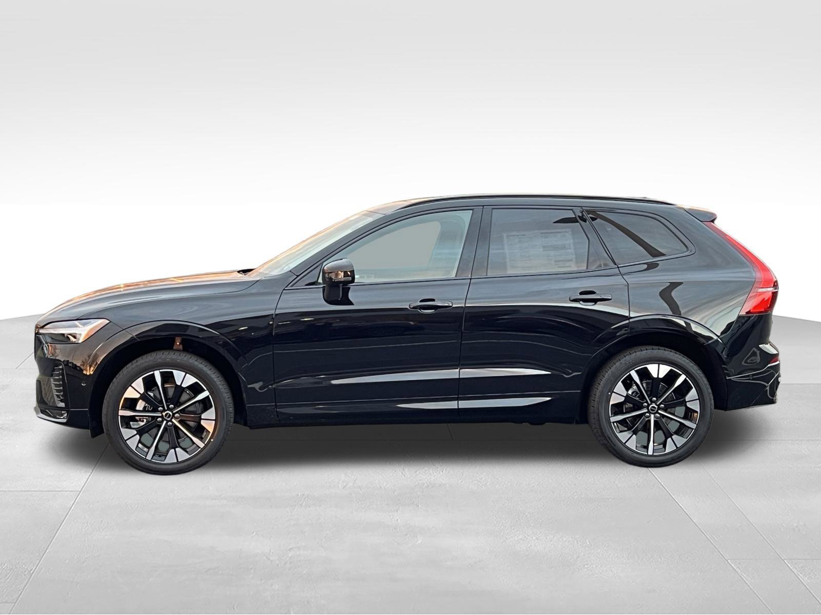 New 2026 Volvo XC60 B5 Plus w/ Climate Package AWD/4WD image 2