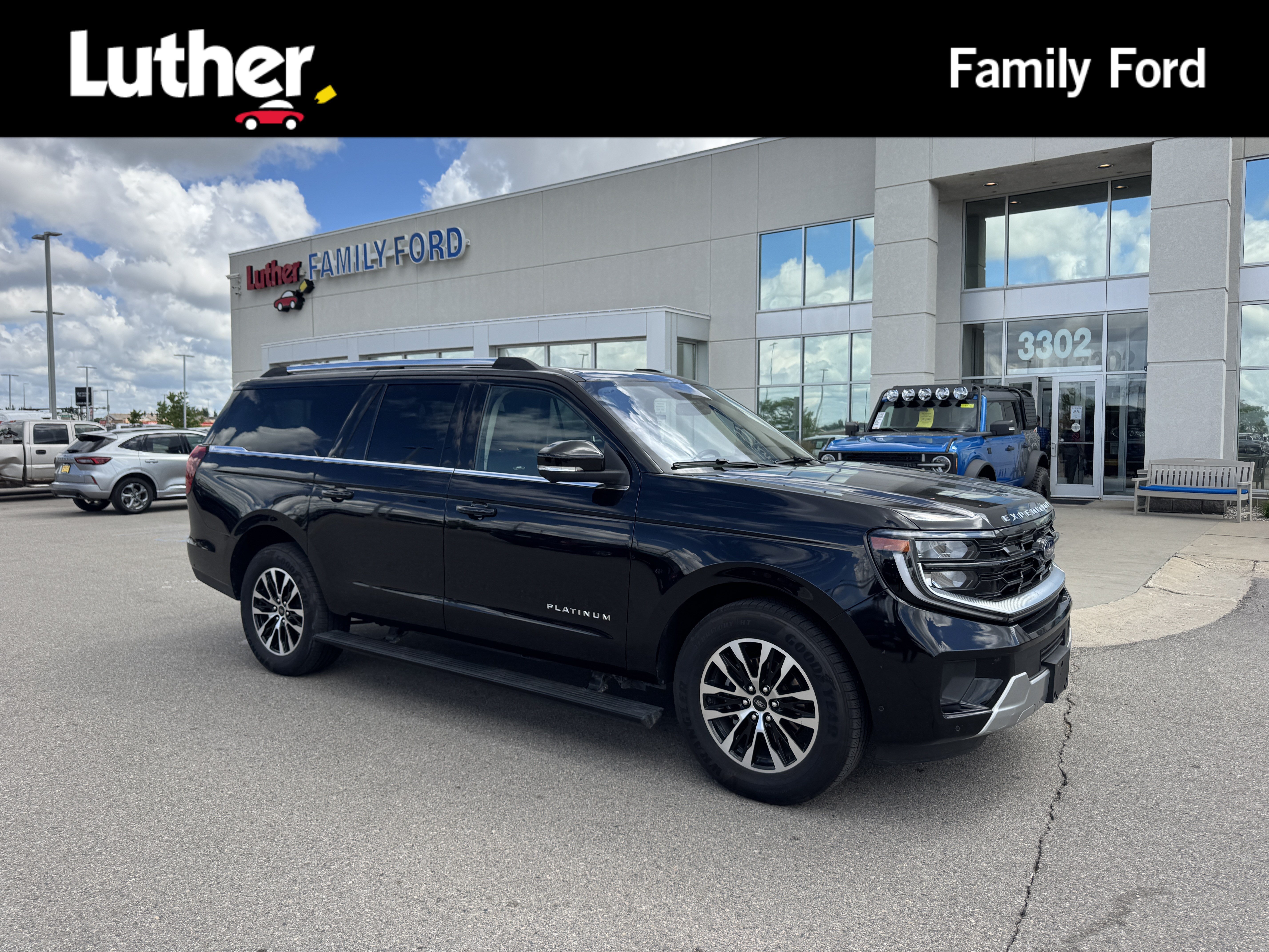 Used 2025 Ford Expedition Max Platinum AWD/4WD image 1