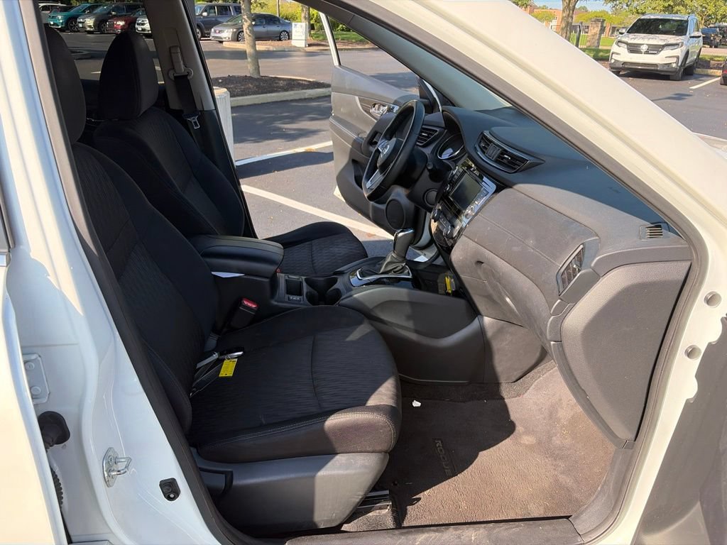 Used 2019 Nissan Rogue SV AWD/4WD image 26