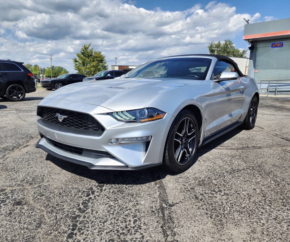 Used 2019 Ford Mustang Premium RWD image 2
