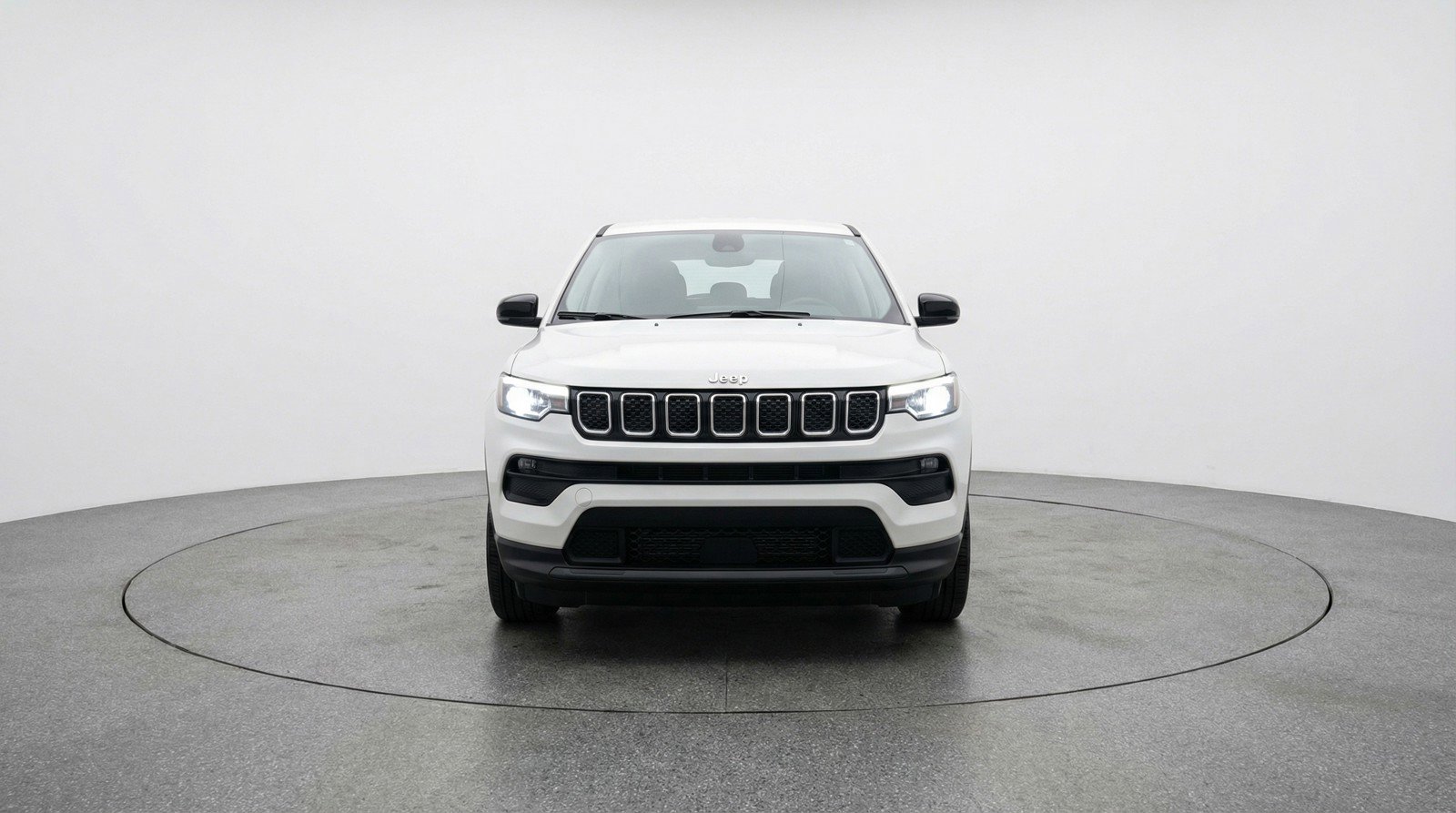 Used 2025 Jeep Compass Latitude AWD/4WD image 1