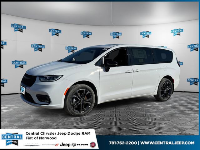 New 2026 Chrysler Pacifica Select image 1