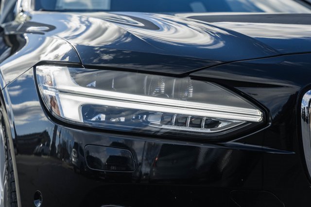 Used 2020 Volvo S90 T6 Inscription image 14