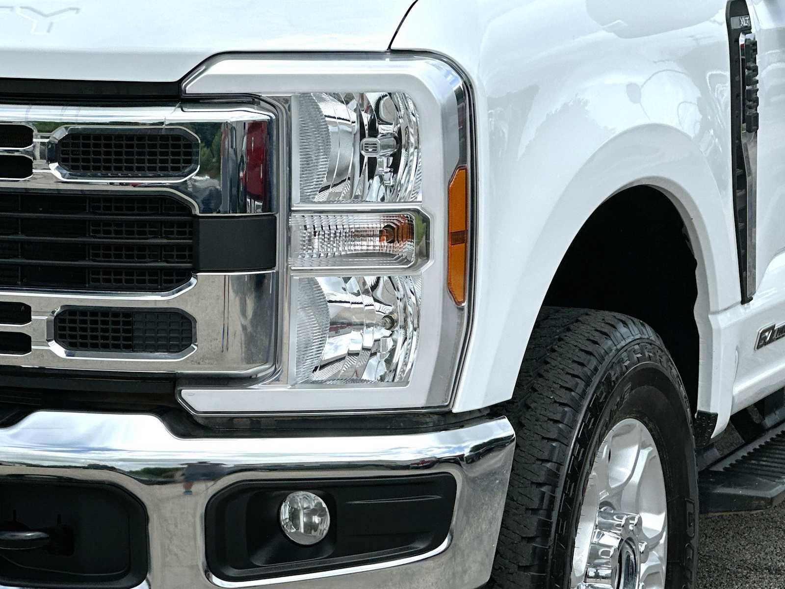 Used 2025 Ford F250 XLT w/ FX4 Off-Road Package AWD/4WD image 16