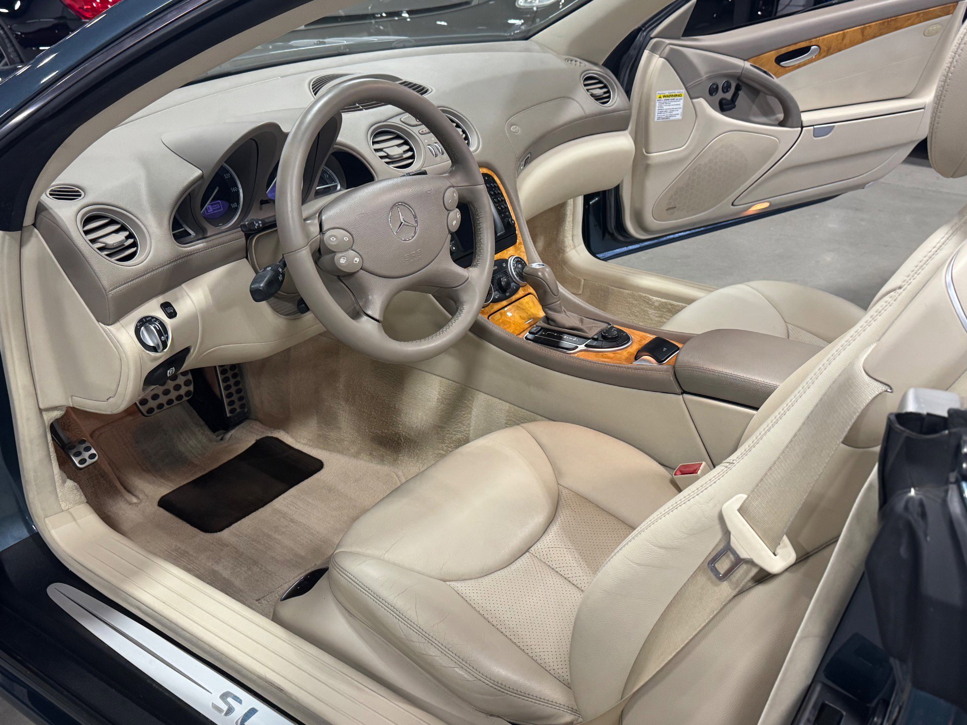 Used 2004 Mercedes-Benz SL 500 image 10