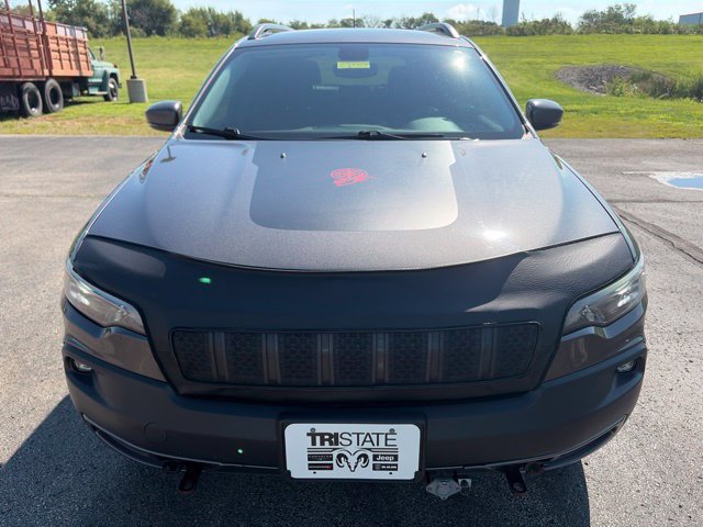 Used 2019 Jeep Cherokee Trailhawk AWD/4WD image 2