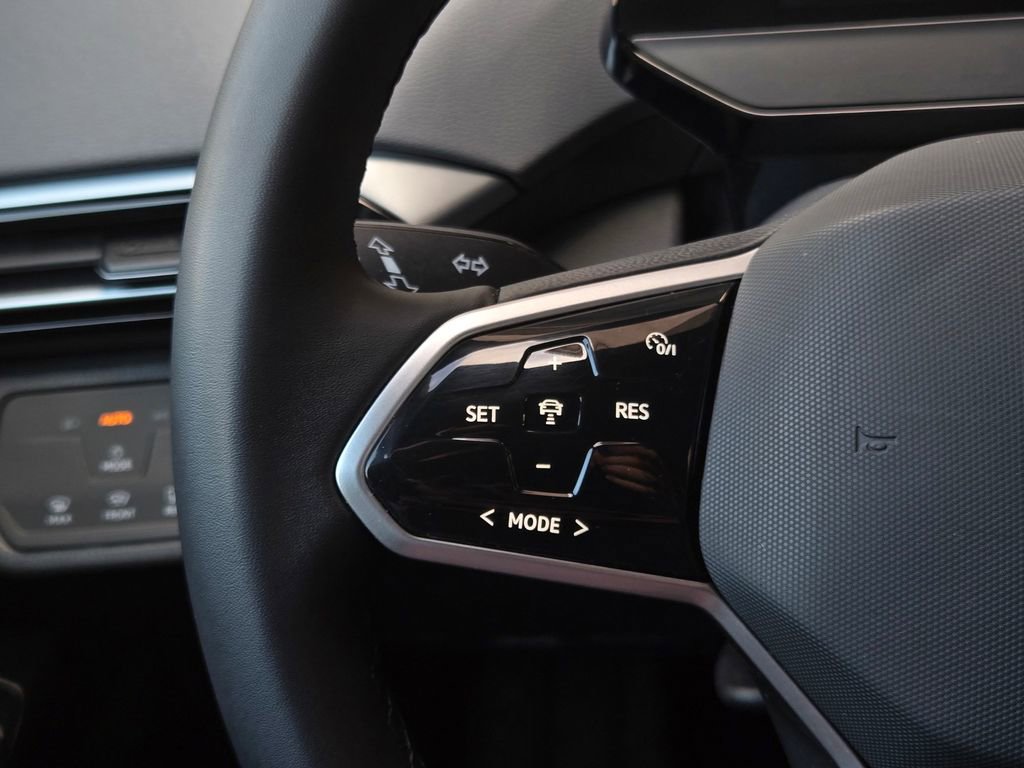 Used 2023 Volkswagen ID.4 Pro image 20