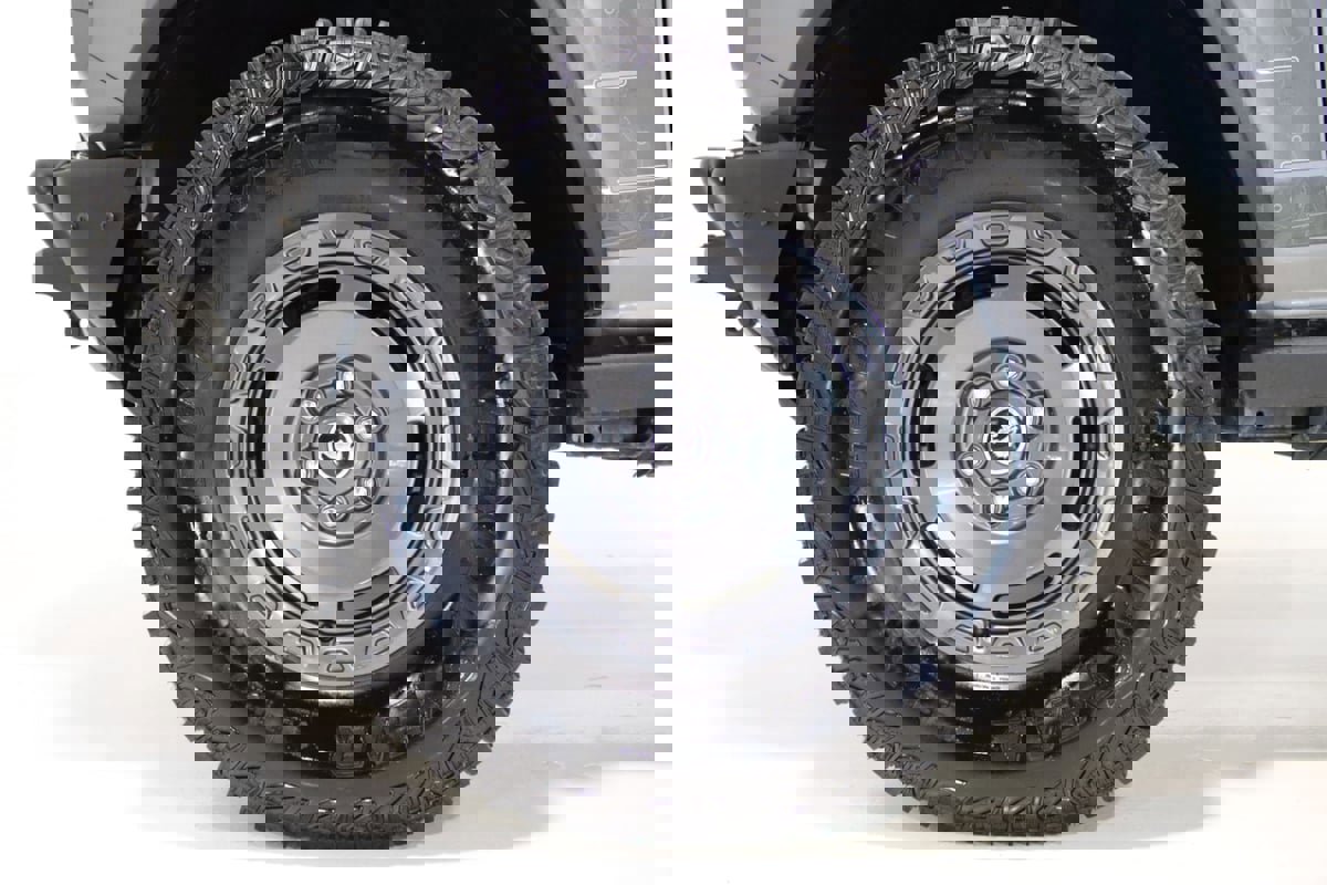 Used 2024 Ford Bronco Everglades image 88