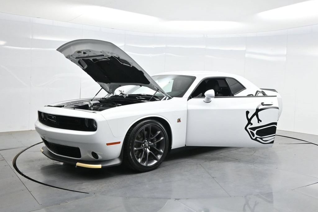 Used 2022 Dodge Challenger R/T Scat Pack w/ Driver Convenience Group RWD image 43