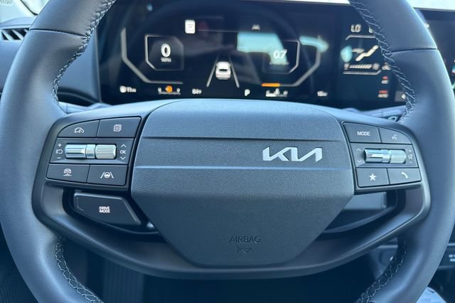 New 2025 Kia K4 EX image 25