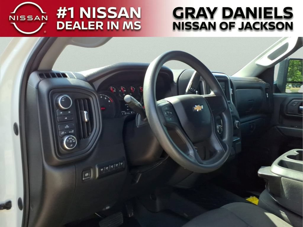 Used 2021 Chevrolet Silverado 2500 Custom w/ Custom Value Package AWD/4WD image 10