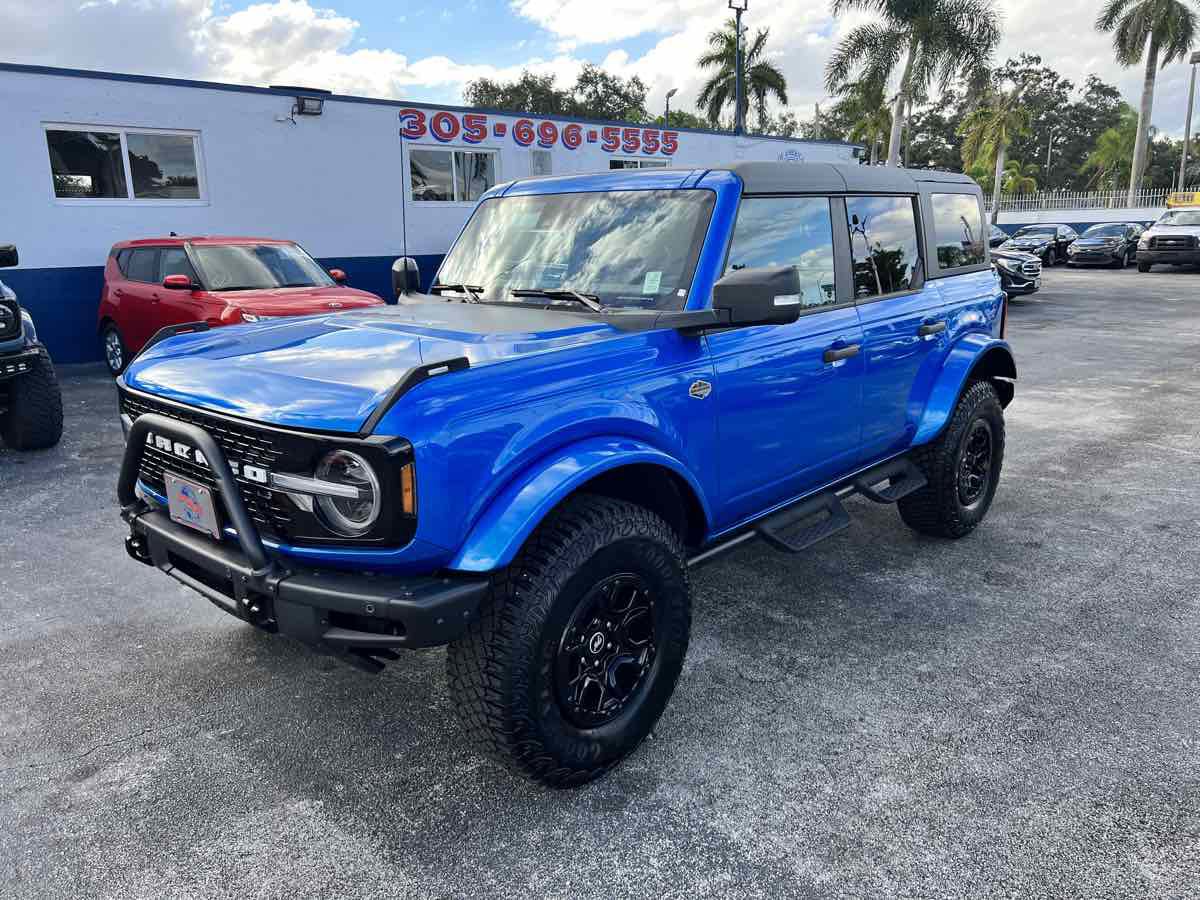 Used 2023 Ford Bronco Wildtrak image 4