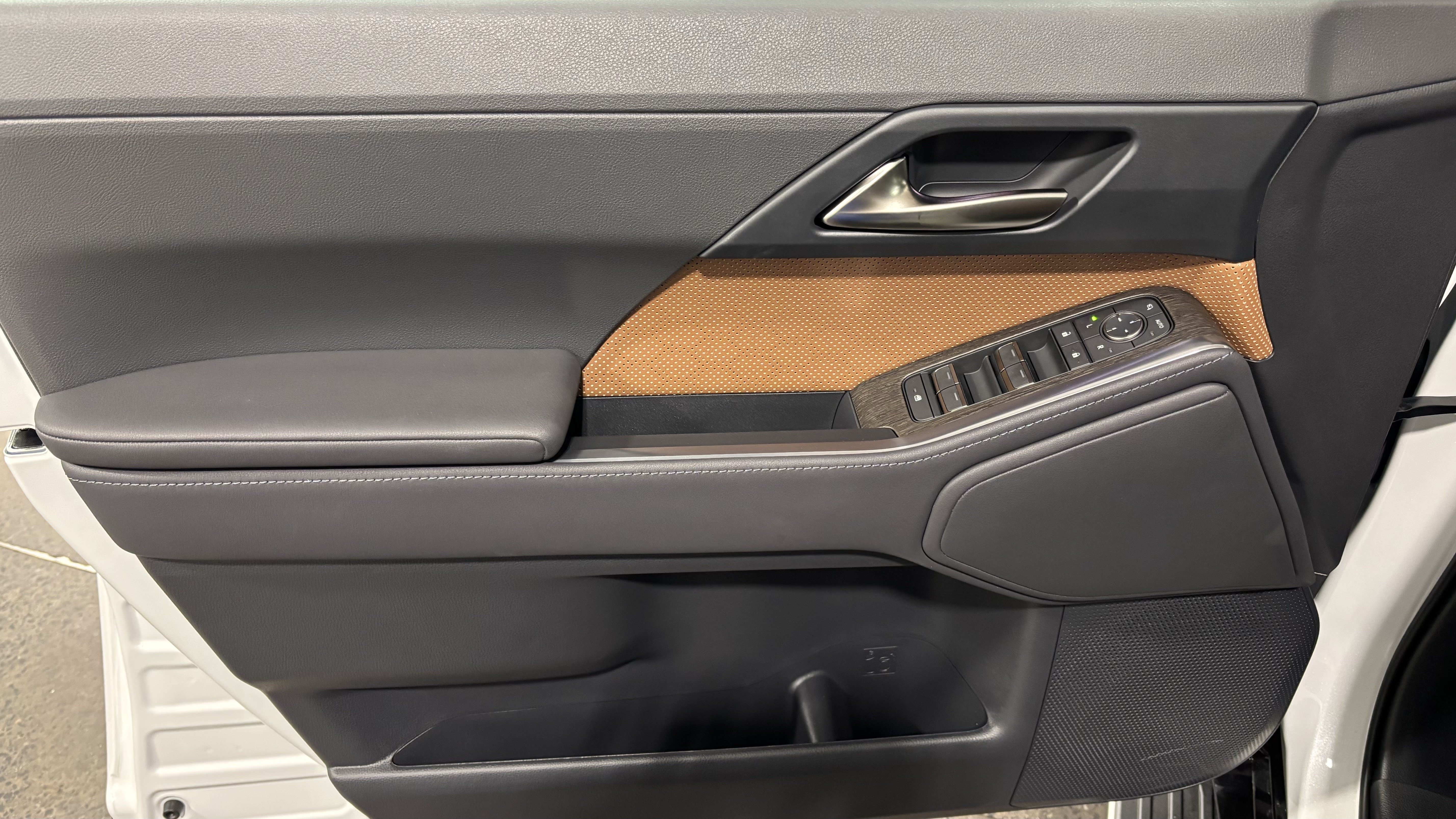 New 2026 Lexus GX 550 w/ Accessory Package (2T) AWD/4WD image 9
