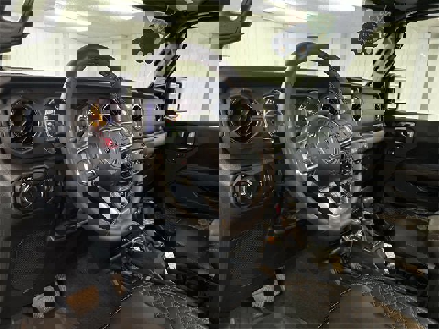 Used 2023 Jeep Wrangler Unlimited Sahara image 10