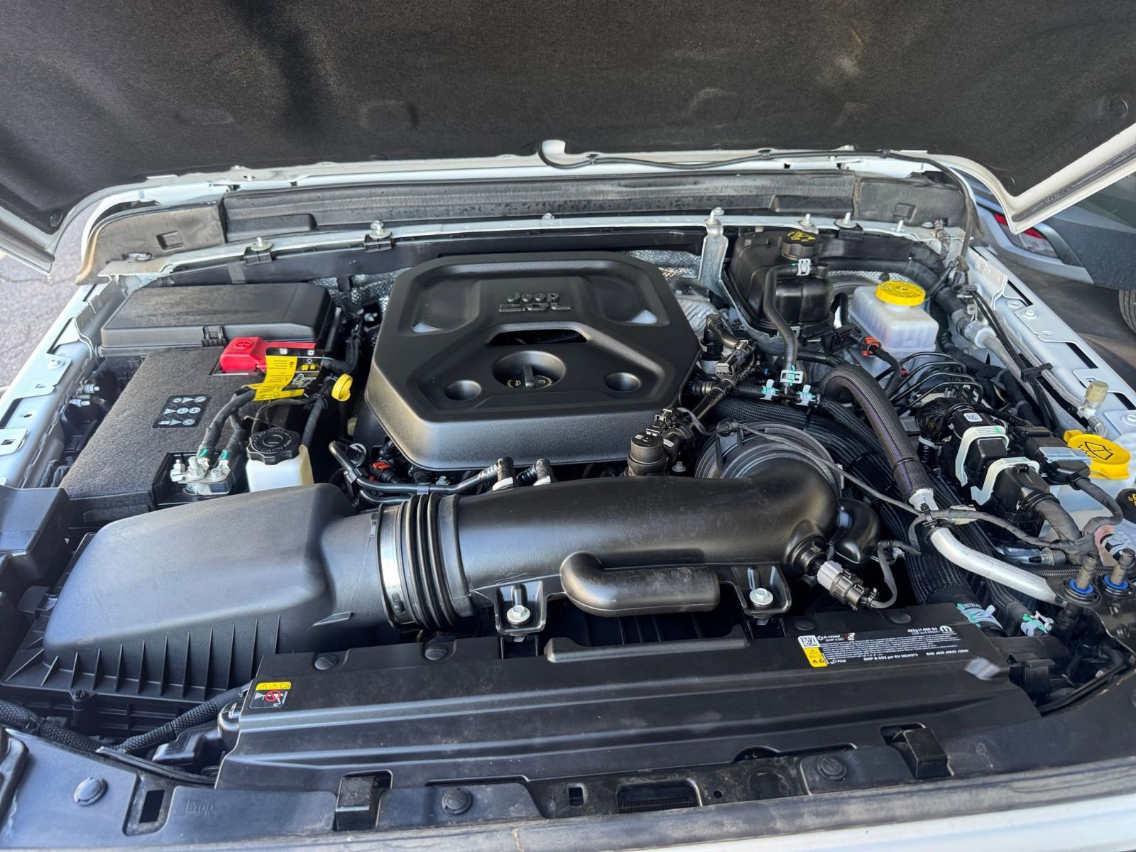 Used 2025 Jeep Wrangler Unlimited Rubicon image 32