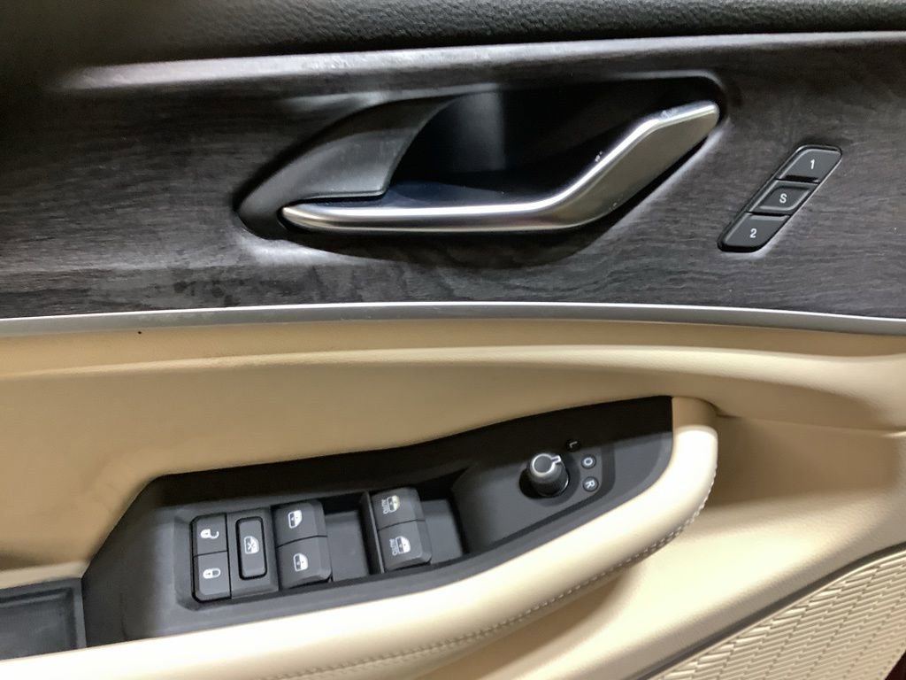 Used 2022 Jeep Grand Cherokee Limited AWD/4WD image 24