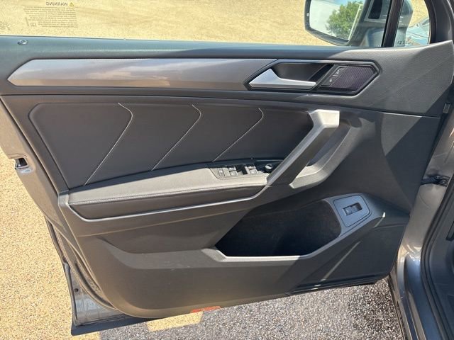 Used 2023 Volkswagen Tiguan SE image 13