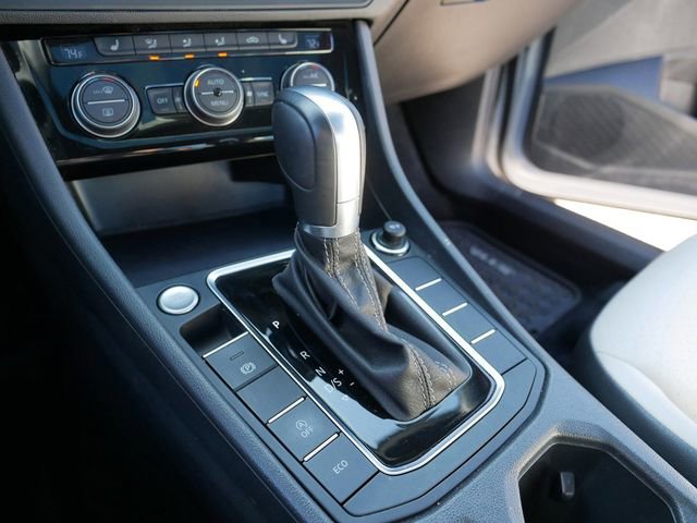 Used 2019 Volkswagen Jetta R-Line FWD image 32