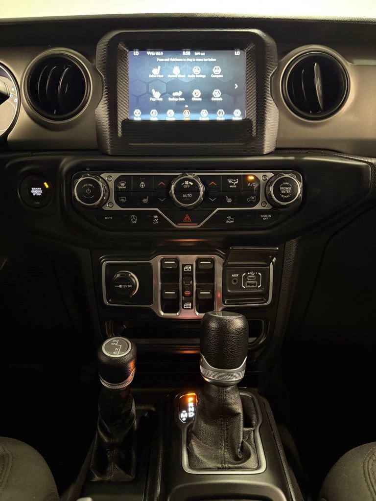 Used 2021 Jeep Gladiator Willys image 28