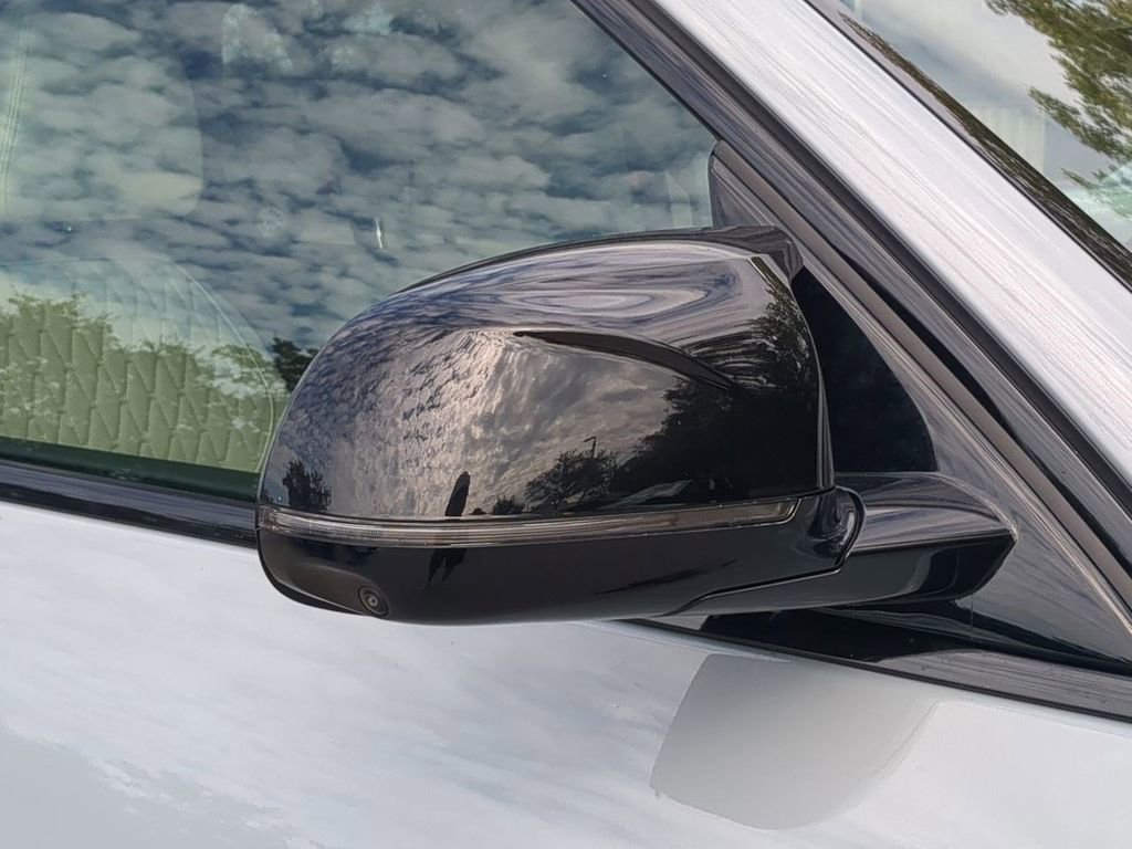 New 2026 BMW X5 M60i image 12