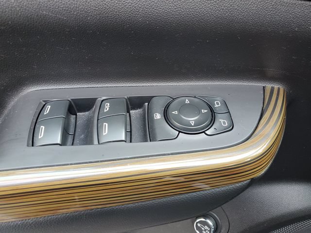 Used 2021 GMC Acadia SLE w/ Driver Convenience Package FWD image 19