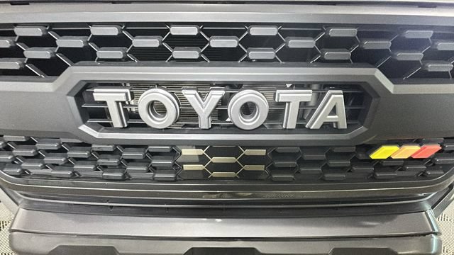 Used 2023 Toyota Tacoma SR AWD/4WD image 8