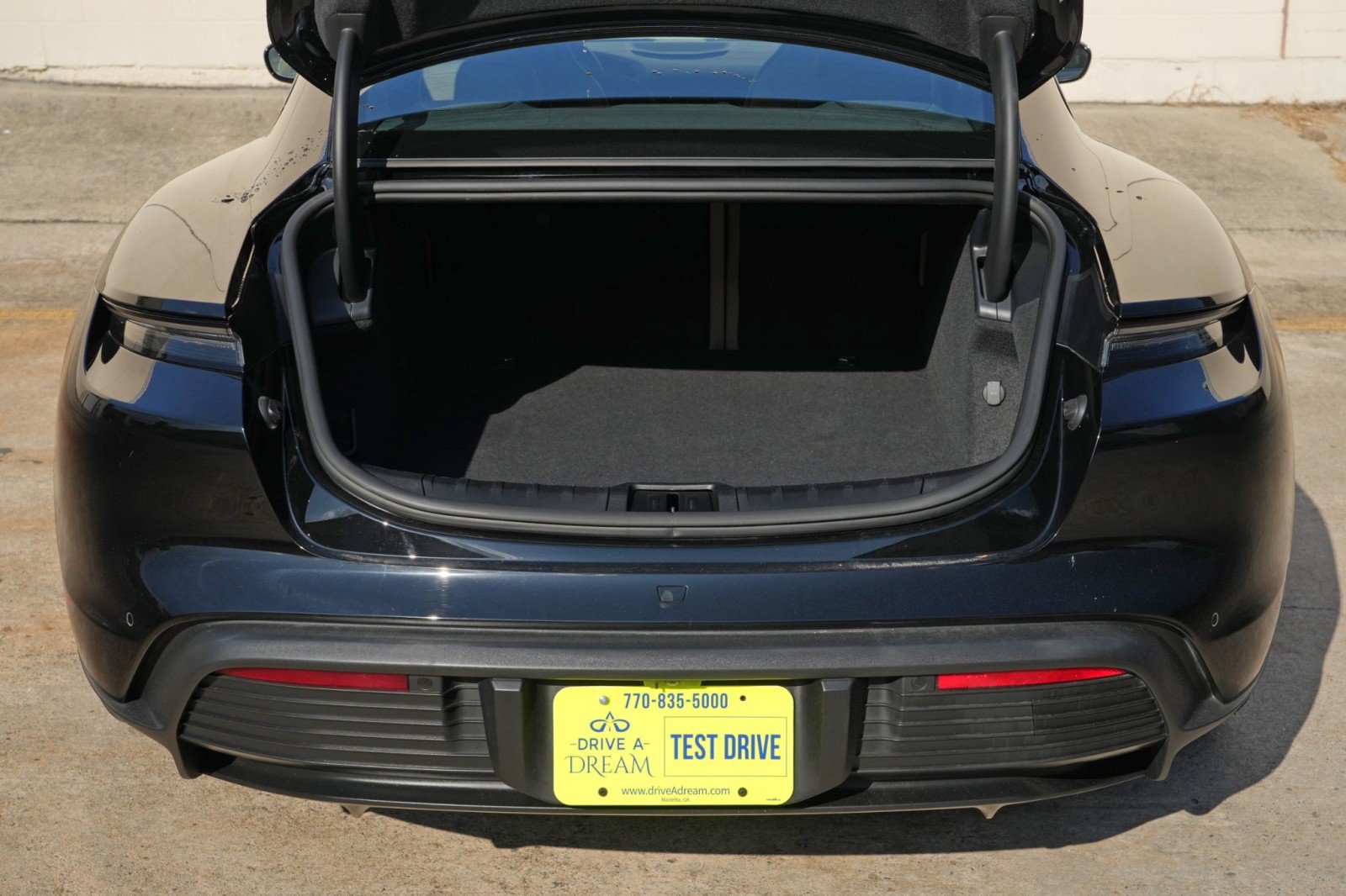 Used 2022 Porsche Taycan RWD image 10
