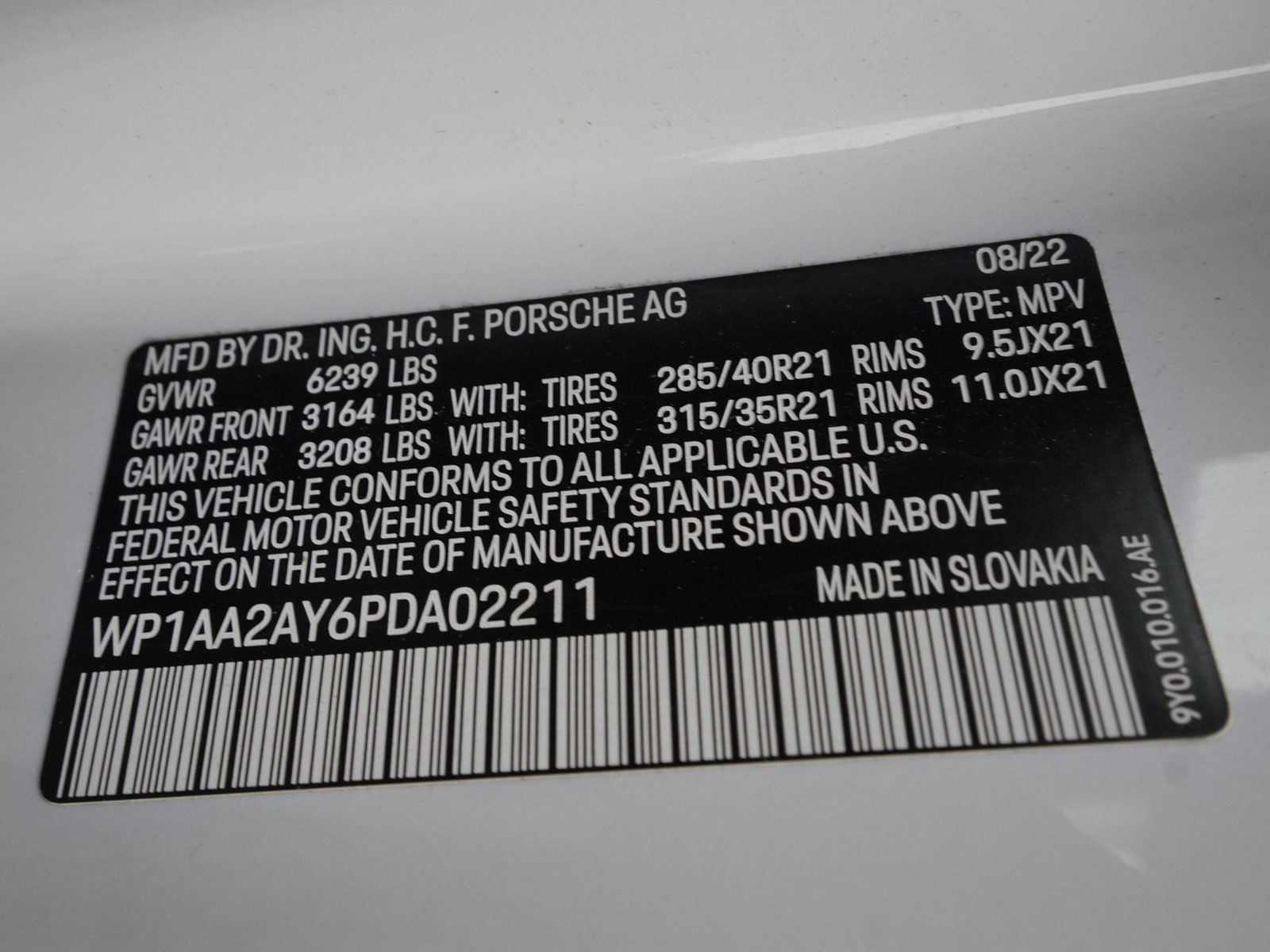 Used 2023 Porsche Cayenne w/ Premium Package image 16