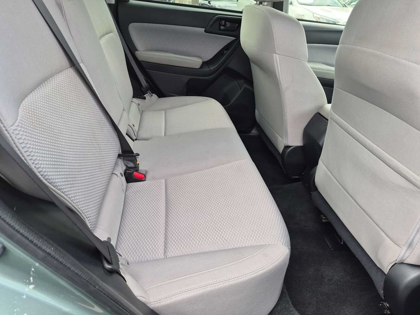 Used 2018 Subaru Forester 2.5i Premium w/ All-Weather Package AWD/4WD image 21