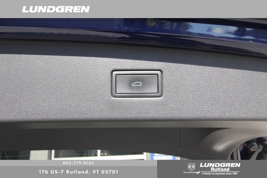 Used 2022 Volkswagen Tiguan SE image 38