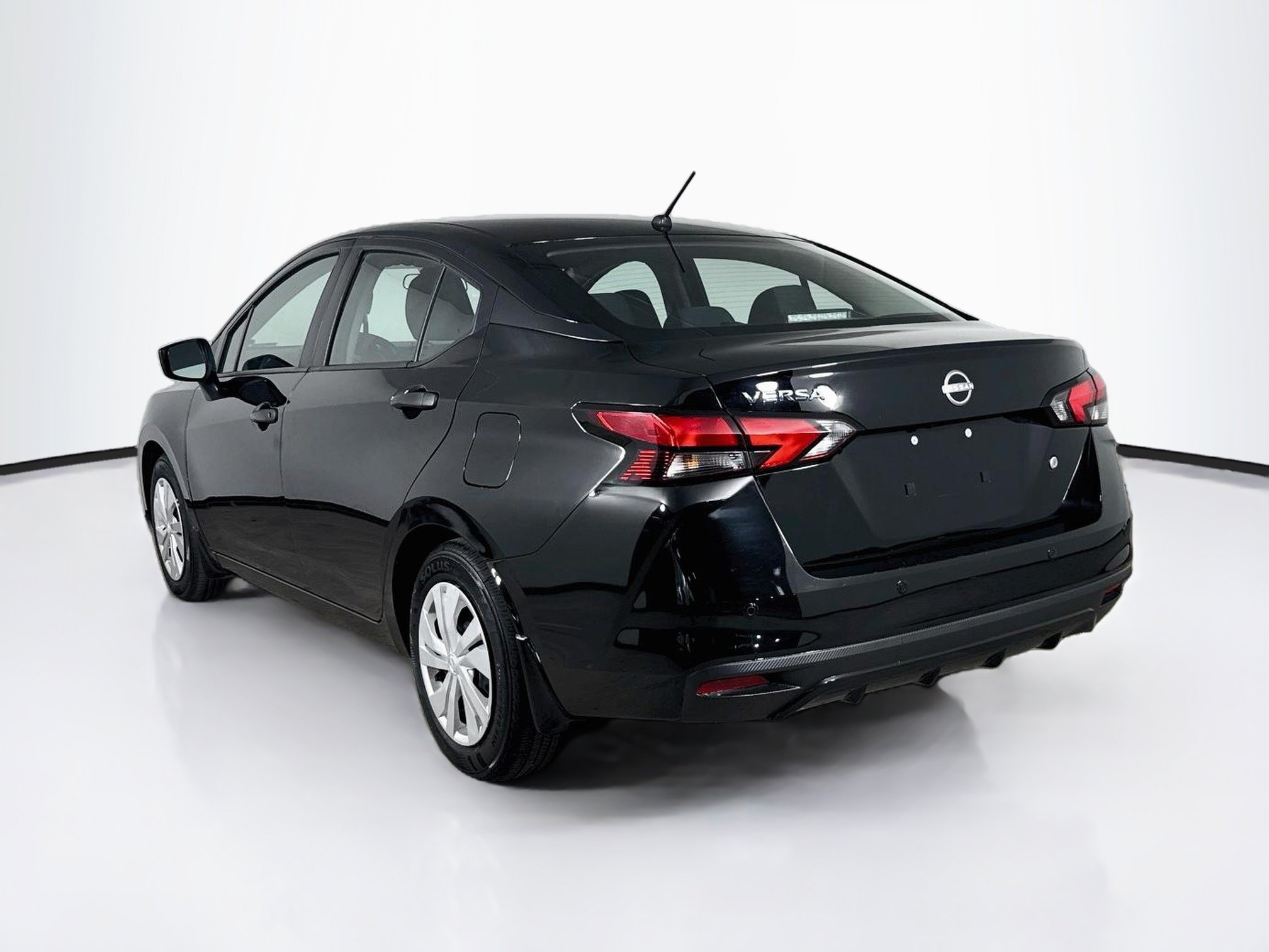 Used 2025 Nissan Versa S w/ Trunk Package FWD image 28