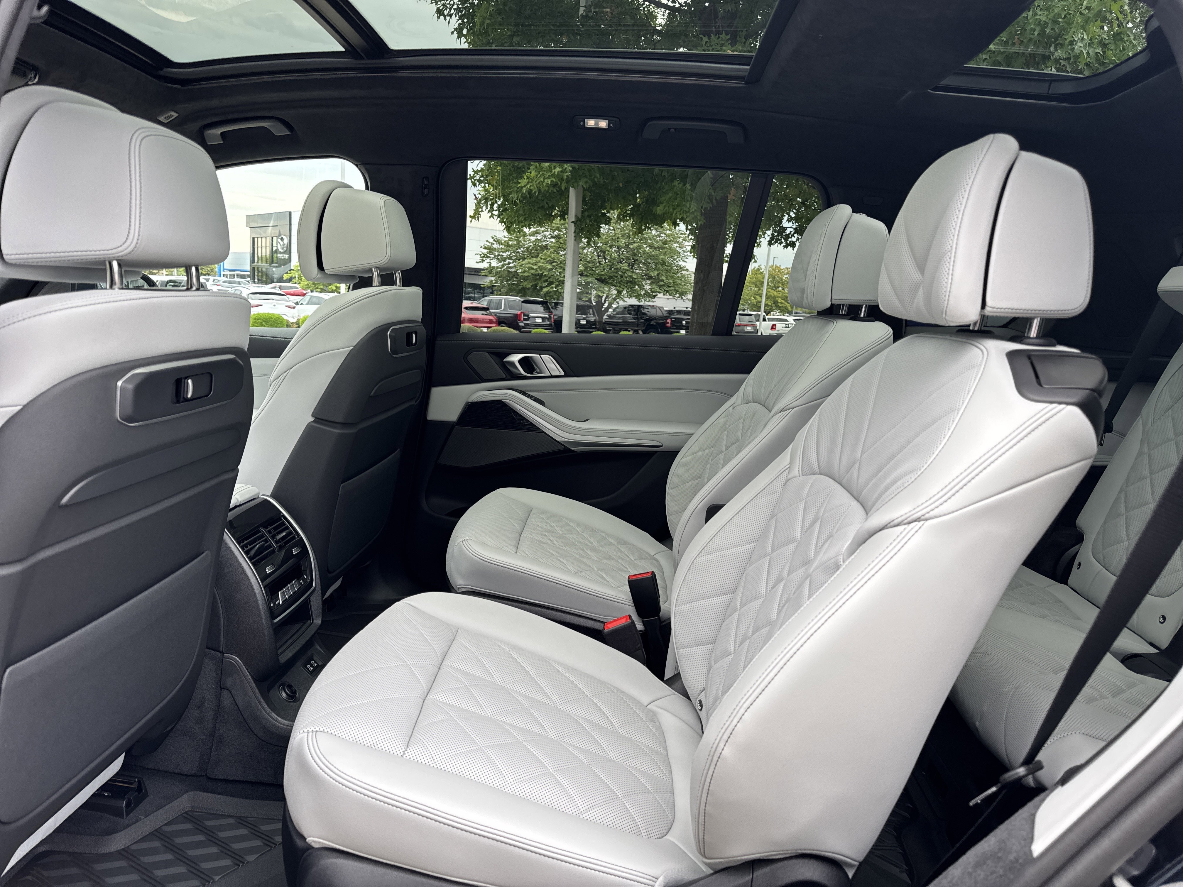 New 2026 BMW X7 xDrive40i w/ M Sport Package image 12