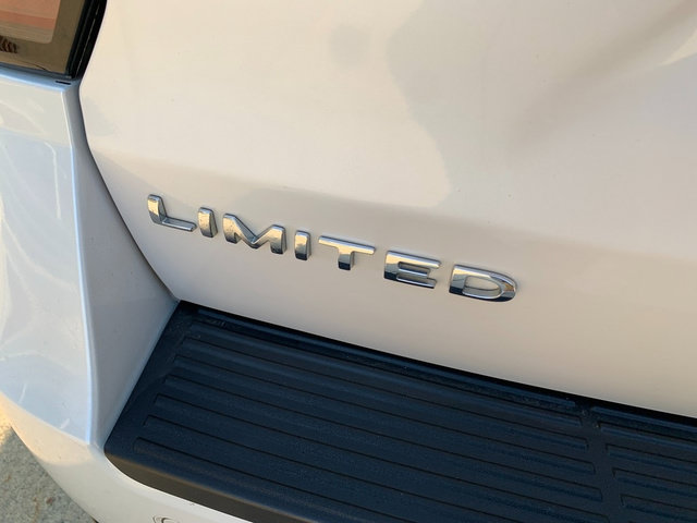 Used 2019 Ford Expedition Limited w/ Equipment Group 302A AWD/4WD image 19