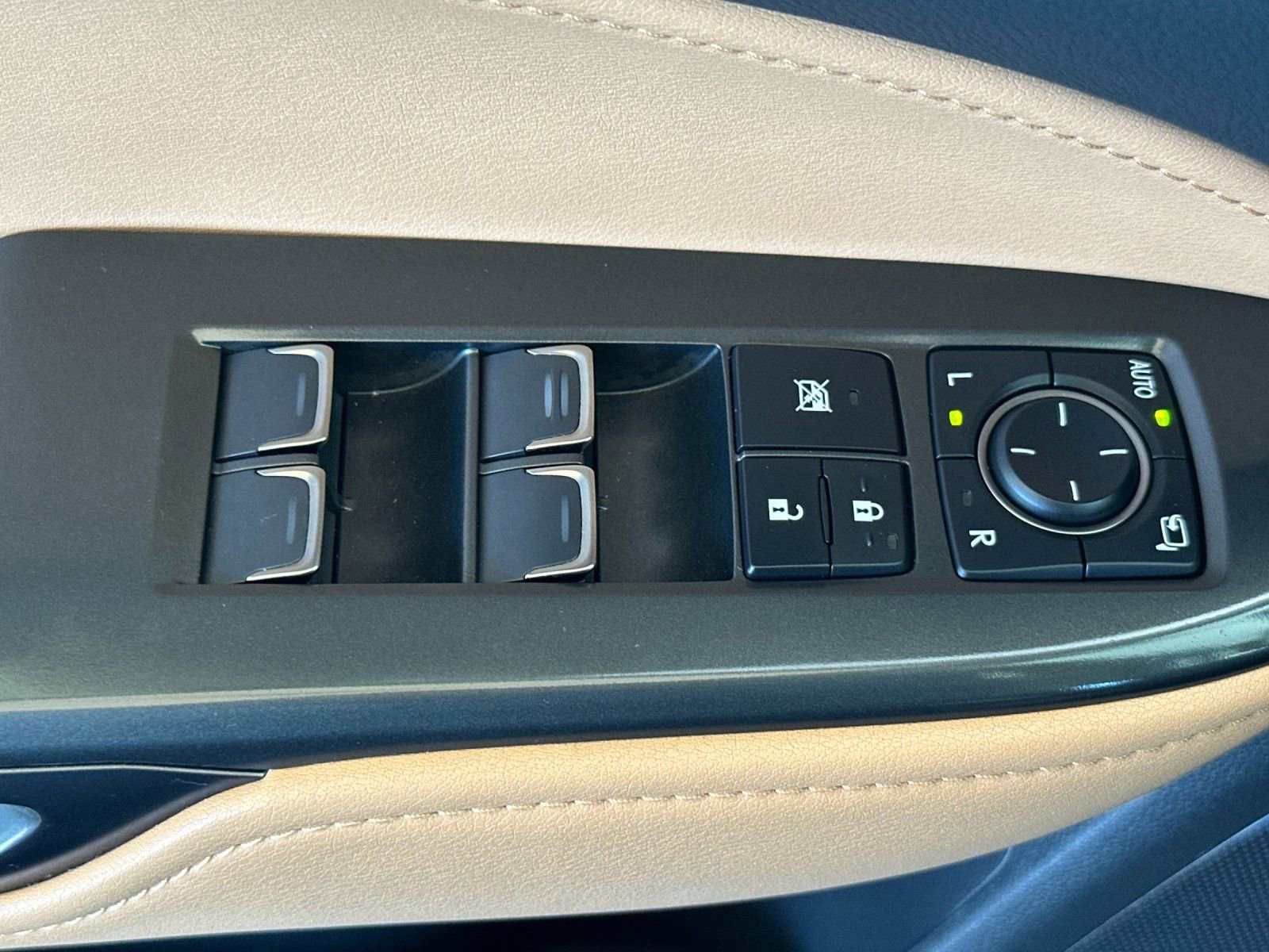 Used 2024 Lexus NX 350 AWD image 12